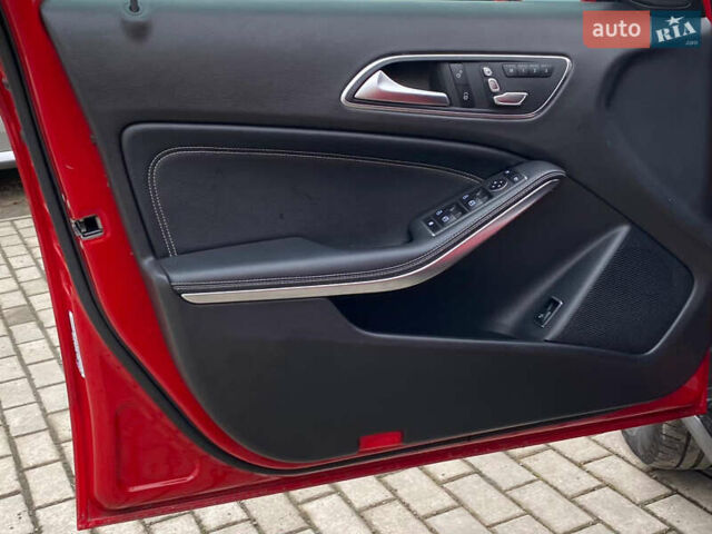 Красный Мерседес ГЛА-Класс, объемом двигателя 2 л и пробегом 139 тыс. км за 19999 $, фото 28 на Automoto.ua