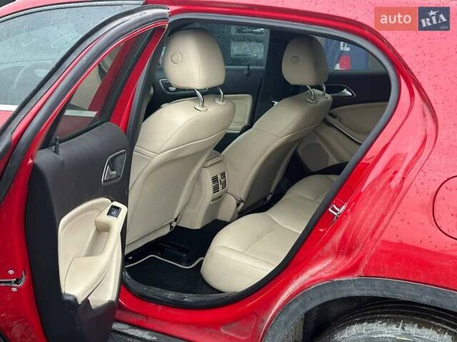 Красный Мерседес ГЛА-Класс, объемом двигателя 1.99 л и пробегом 215 тыс. км за 10900 $, фото 12 на Automoto.ua