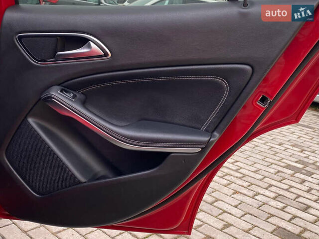 Красный Мерседес ГЛА-Класс, объемом двигателя 2 л и пробегом 139 тыс. км за 21500 $, фото 29 на Automoto.ua