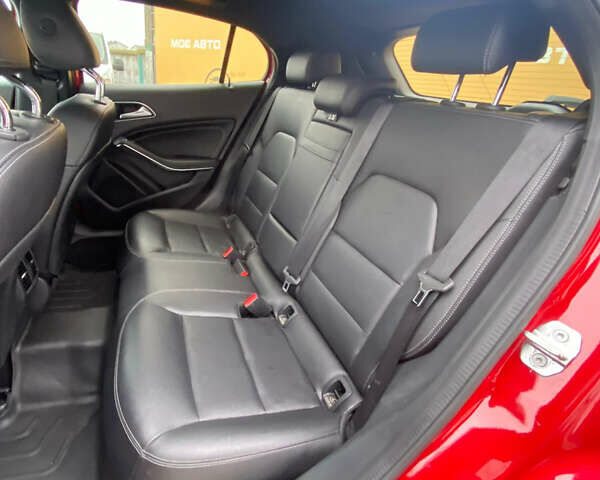 Красный Мерседес ГЛА-Класс, объемом двигателя 2 л и пробегом 139 тыс. км за 19999 $, фото 15 на Automoto.ua