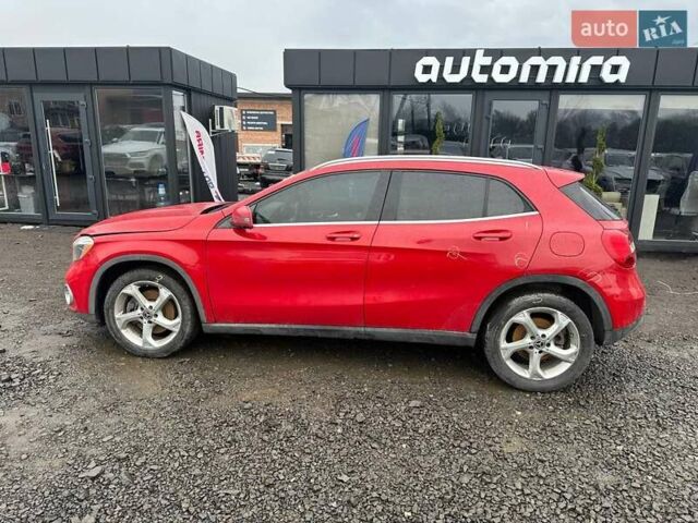 Красный Мерседес ГЛА-Класс, объемом двигателя 1.99 л и пробегом 215 тыс. км за 10900 $, фото 4 на Automoto.ua