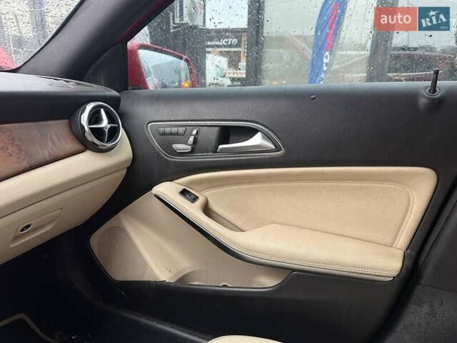 Красный Мерседес ГЛА-Класс, объемом двигателя 1.99 л и пробегом 215 тыс. км за 10900 $, фото 26 на Automoto.ua