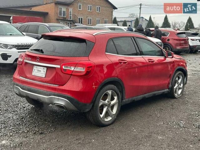 Красный Мерседес ГЛА-Класс, объемом двигателя 1.99 л и пробегом 215 тыс. км за 10900 $, фото 3 на Automoto.ua