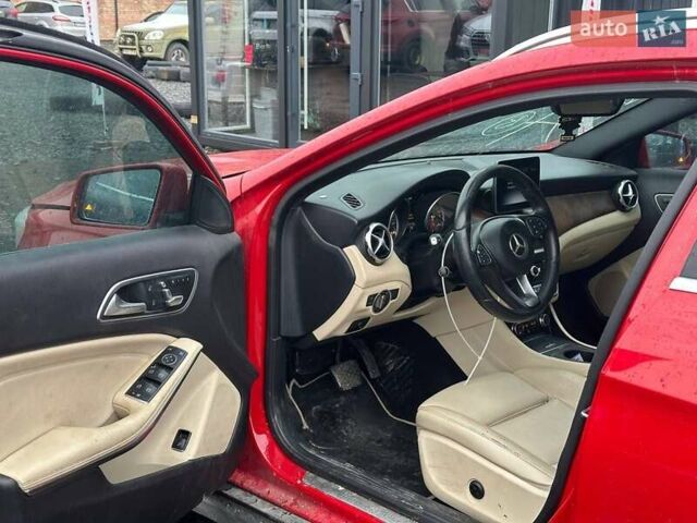 Красный Мерседес ГЛА-Класс, объемом двигателя 1.99 л и пробегом 215 тыс. км за 10900 $, фото 9 на Automoto.ua
