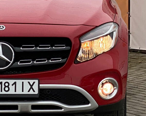 Красный Мерседес ГЛА-Класс, объемом двигателя 2 л и пробегом 139 тыс. км за 19999 $, фото 9 на Automoto.ua