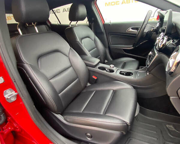 Красный Мерседес ГЛА-Класс, объемом двигателя 2 л и пробегом 139 тыс. км за 21500 $, фото 19 на Automoto.ua