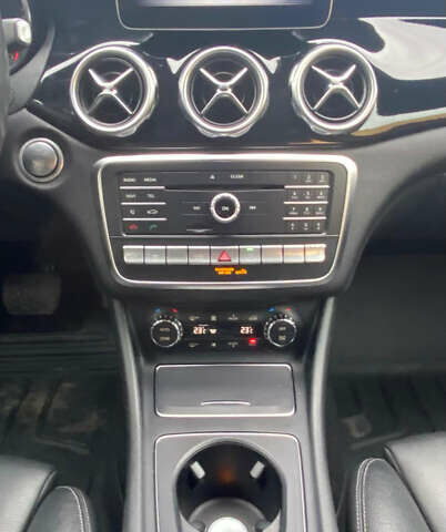 Красный Мерседес ГЛА-Класс, объемом двигателя 2 л и пробегом 139 тыс. км за 21500 $, фото 14 на Automoto.ua