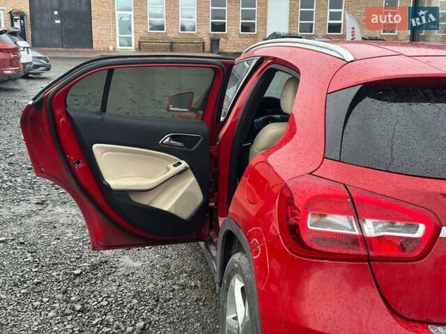 Красный Мерседес ГЛА-Класс, объемом двигателя 1.99 л и пробегом 215 тыс. км за 10900 $, фото 15 на Automoto.ua