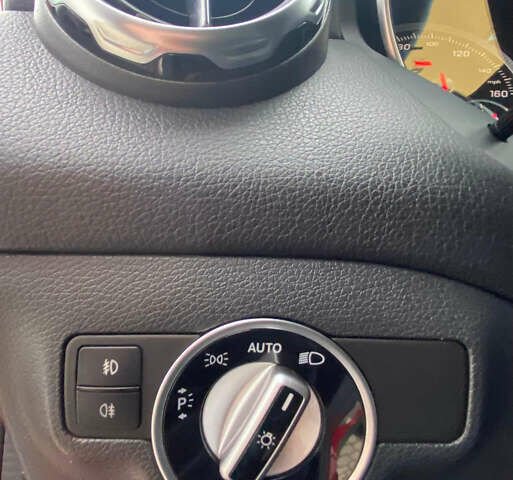 Красный Мерседес ГЛА-Класс, объемом двигателя 2 л и пробегом 139 тыс. км за 21500 $, фото 21 на Automoto.ua