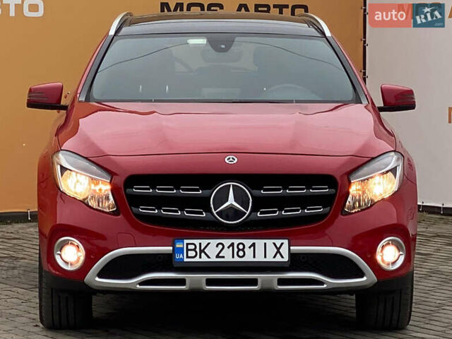 Красный Мерседес ГЛА-Класс, объемом двигателя 2 л и пробегом 139 тыс. км за 21500 $, фото 2 на Automoto.ua
