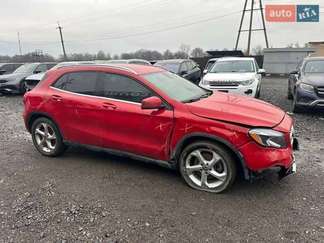 Красный Мерседес ГЛА-Класс, объемом двигателя 1.99 л и пробегом 215 тыс. км за 10900 $, фото 1 на Automoto.ua