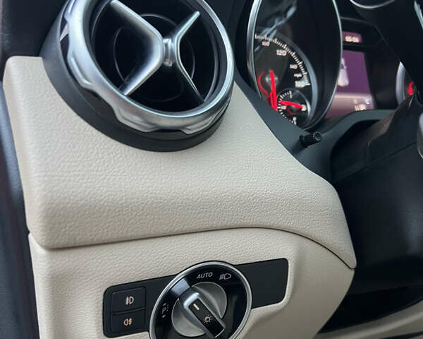 Красный Мерседес ГЛА-Класс, объемом двигателя 1.99 л и пробегом 29 тыс. км за 18999 $, фото 22 на Automoto.ua