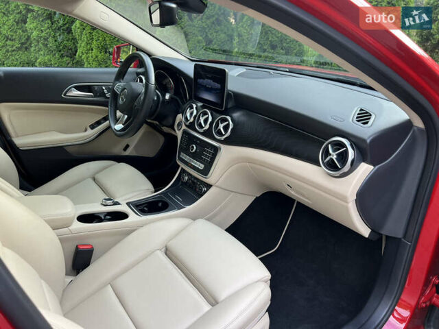 Красный Мерседес ГЛА-Класс, объемом двигателя 1.99 л и пробегом 29 тыс. км за 19999 $, фото 26 на Automoto.ua
