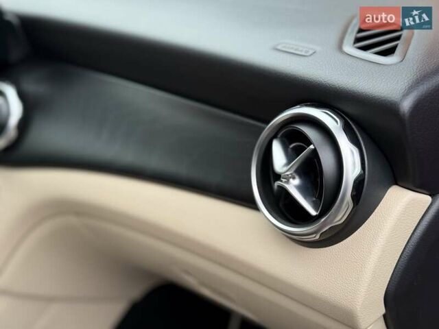 Червоний Мерседес ГЛА-Клас, об'ємом двигуна 1.99 л та пробігом 30 тис. км за 19950 $, фото 21 на Automoto.ua