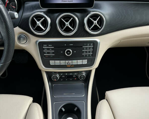 Красный Мерседес ГЛА-Класс, объемом двигателя 1.99 л и пробегом 29 тыс. км за 19999 $, фото 37 на Automoto.ua