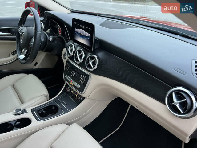 Красный Мерседес ГЛА-Класс, объемом двигателя 1.99 л и пробегом 29 тыс. км за 18999 $, фото 29 на Automoto.ua