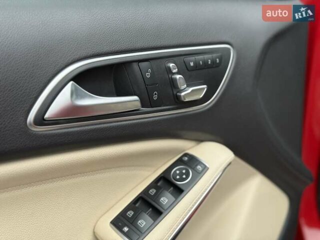 Червоний Мерседес ГЛА-Клас, об'ємом двигуна 1.99 л та пробігом 30 тис. км за 19950 $, фото 11 на Automoto.ua