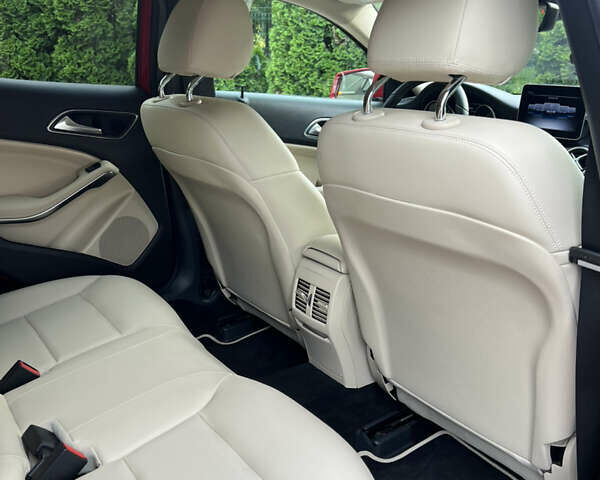 Красный Мерседес ГЛА-Класс, объемом двигателя 1.99 л и пробегом 29 тыс. км за 19999 $, фото 40 на Automoto.ua