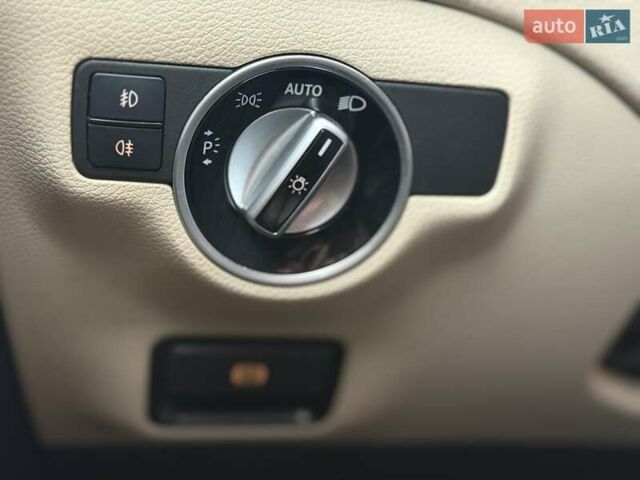 Червоний Мерседес ГЛА-Клас, об'ємом двигуна 1.99 л та пробігом 30 тис. км за 19950 $, фото 28 на Automoto.ua