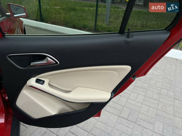 Красный Мерседес ГЛА-Класс, объемом двигателя 1.99 л и пробегом 29 тыс. км за 19999 $, фото 38 на Automoto.ua
