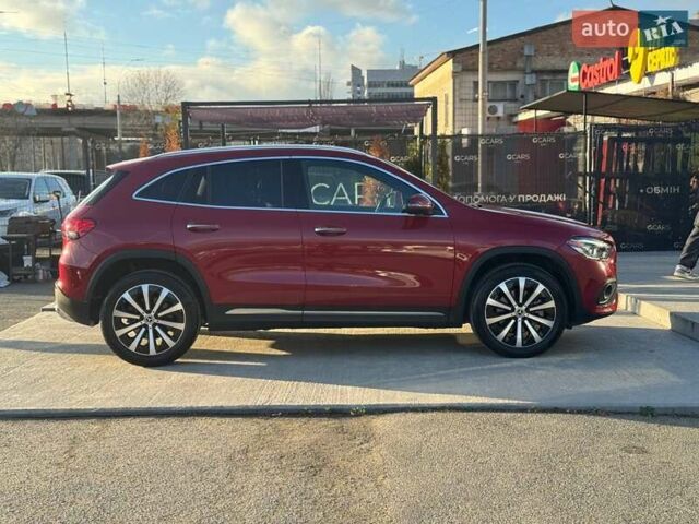 Красный Мерседес ГЛА-Класс, объемом двигателя 2 л и пробегом 72 тыс. км за 29000 $, фото 7 на Automoto.ua