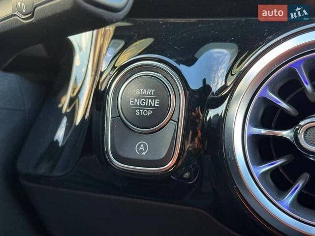 Красный Мерседес ГЛА-Класс, объемом двигателя 2 л и пробегом 72 тыс. км за 29000 $, фото 17 на Automoto.ua