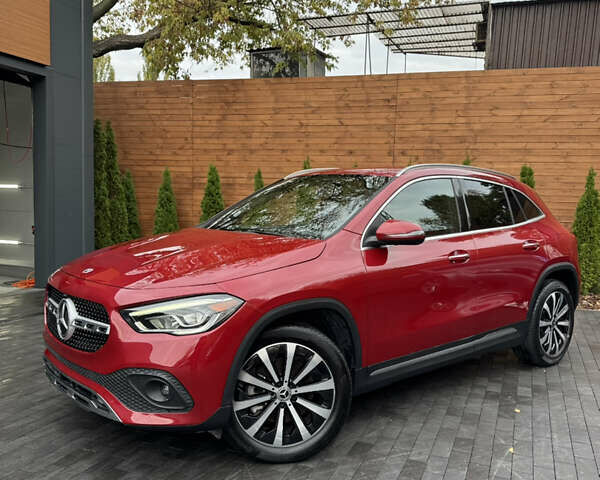 Красный Мерседес ГЛА-Класс, объемом двигателя 2 л и пробегом 70 тыс. км за 28500 $, фото 6 на Automoto.ua