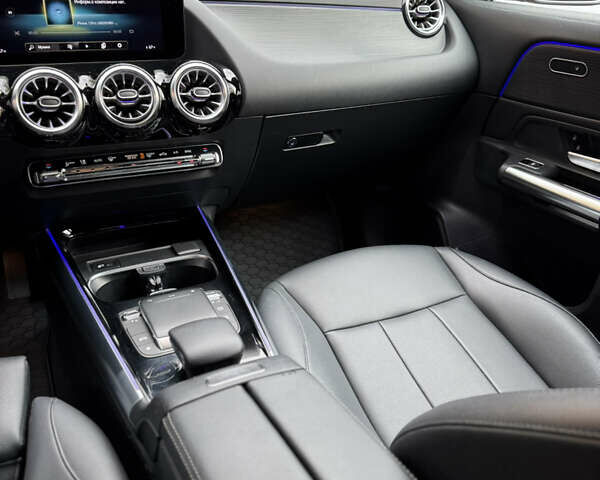 Красный Мерседес ГЛА-Класс, объемом двигателя 2 л и пробегом 70 тыс. км за 28500 $, фото 17 на Automoto.ua