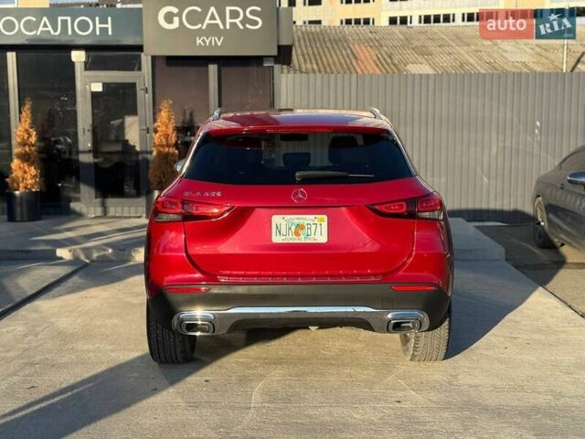Красный Мерседес ГЛА-Класс, объемом двигателя 2 л и пробегом 72 тыс. км за 29000 $, фото 4 на Automoto.ua