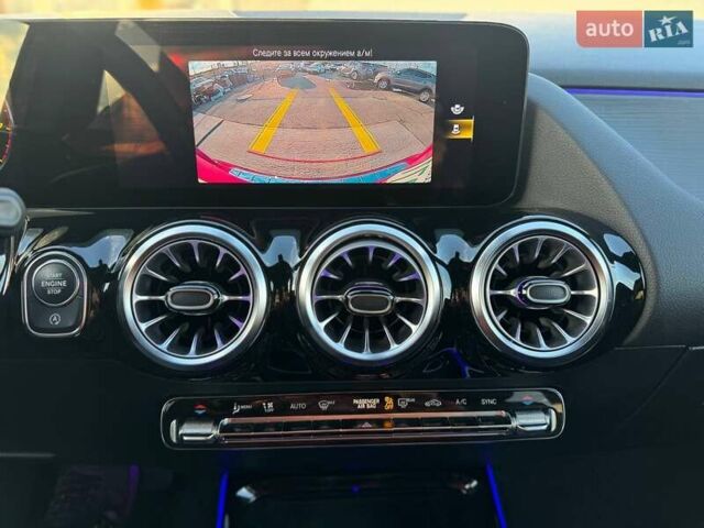 Красный Мерседес ГЛА-Класс, объемом двигателя 2 л и пробегом 72 тыс. км за 29000 $, фото 18 на Automoto.ua