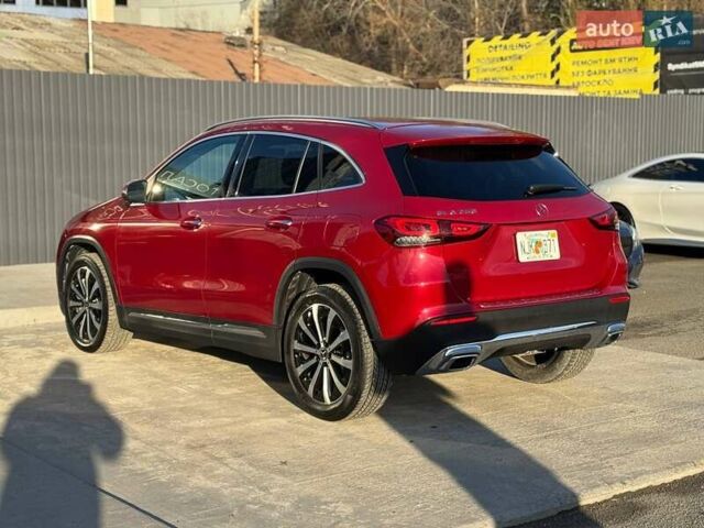 Красный Мерседес ГЛА-Класс, объемом двигателя 2 л и пробегом 72 тыс. км за 29000 $, фото 5 на Automoto.ua