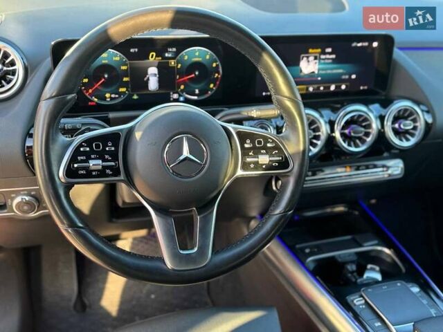 Красный Мерседес ГЛА-Класс, объемом двигателя 2 л и пробегом 72 тыс. км за 29000 $, фото 14 на Automoto.ua