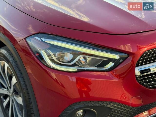 Красный Мерседес ГЛА-Класс, объемом двигателя 2 л и пробегом 72 тыс. км за 29000 $, фото 8 на Automoto.ua