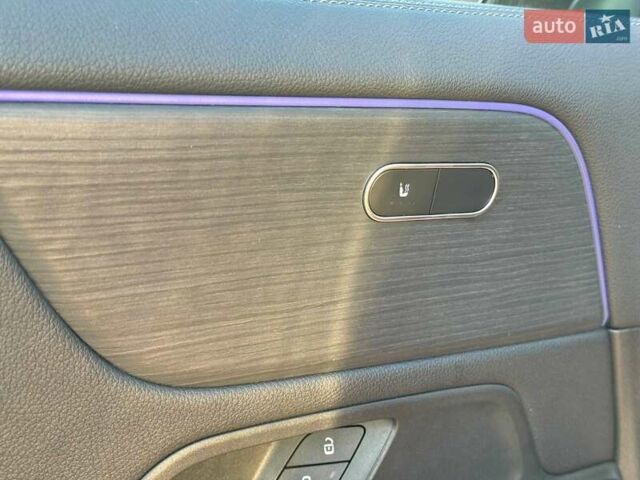 Красный Мерседес ГЛА-Класс, объемом двигателя 2 л и пробегом 72 тыс. км за 29000 $, фото 10 на Automoto.ua