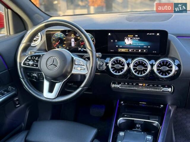 Красный Мерседес ГЛА-Класс, объемом двигателя 2 л и пробегом 72 тыс. км за 29000 $, фото 15 на Automoto.ua