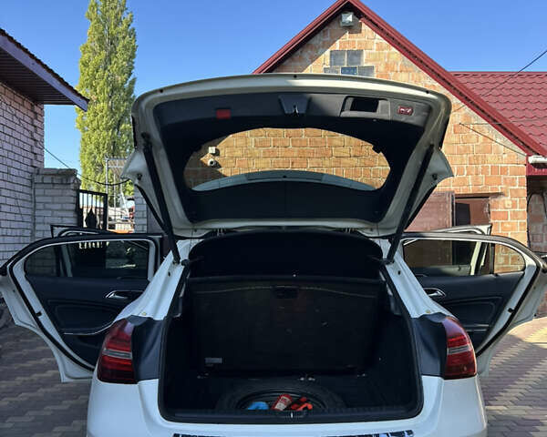 Мерседес ГЛА-Класс, объемом двигателя 2.14 л и пробегом 166 тыс. км за 24800 $, фото 10 на Automoto.ua