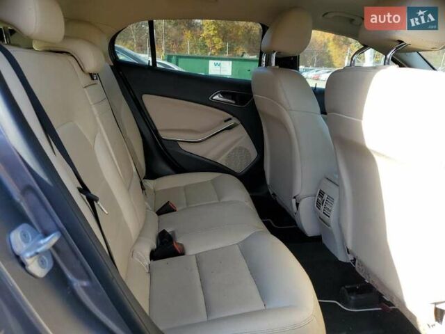 Серый Мерседес ГЛА-Класс, объемом двигателя 1.99 л и пробегом 104 тыс. км за 4000 $, фото 9 на Automoto.ua