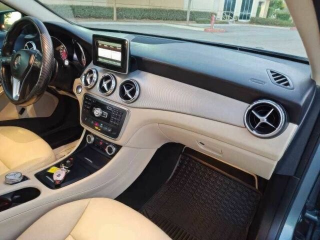 Серый Мерседес ГЛА-Класс, объемом двигателя 2 л и пробегом 113 тыс. км за 9500 $, фото 12 на Automoto.ua