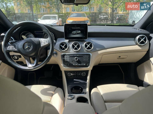 Серый Мерседес ГЛА-Класс, объемом двигателя 1.99 л и пробегом 63 тыс. км за 18000 $, фото 4 на Automoto.ua