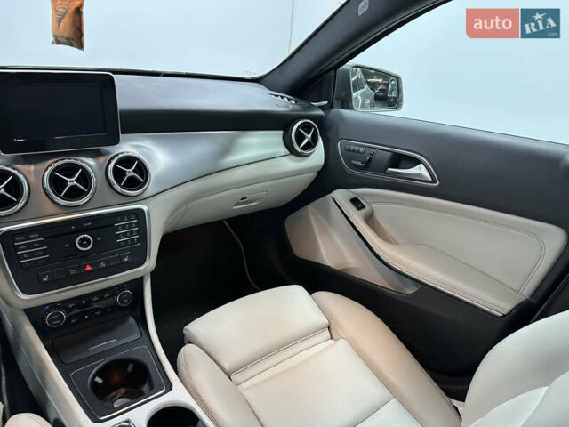Серый Мерседес ГЛА-Класс, объемом двигателя 2 л и пробегом 129 тыс. км за 19700 $, фото 11 на Automoto.ua