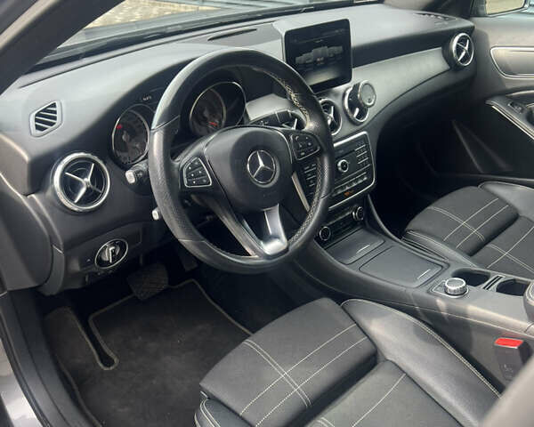 Серый Мерседес ГЛА-Класс, объемом двигателя 1.6 л и пробегом 125 тыс. км за 20000 $, фото 26 на Automoto.ua