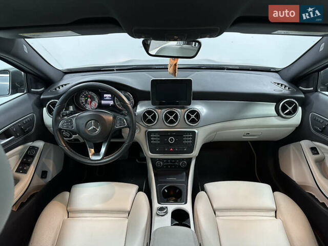 Серый Мерседес ГЛА-Класс, объемом двигателя 2 л и пробегом 129 тыс. км за 19700 $, фото 9 на Automoto.ua