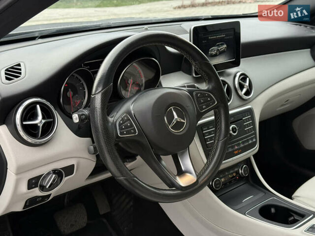 Серый Мерседес ГЛА-Класс, объемом двигателя 1.99 л и пробегом 83 тыс. км за 18500 $, фото 29 на Automoto.ua