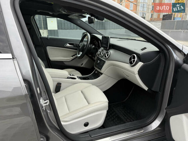 Сірий Мерседес ГЛА-Клас, об'ємом двигуна 2 л та пробігом 83 тис. км за 16700 $, фото 48 на Automoto.ua