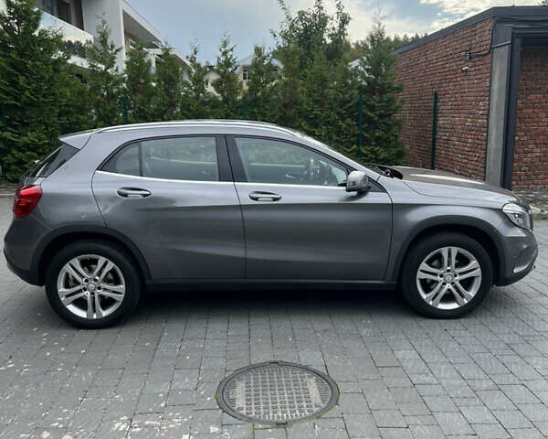 Серый Мерседес ГЛА-Класс, объемом двигателя 1.6 л и пробегом 125 тыс. км за 20000 $, фото 3 на Automoto.ua