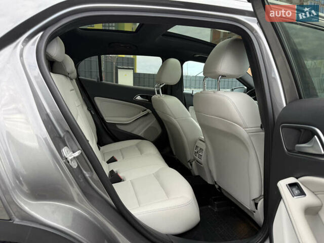 Сірий Мерседес ГЛА-Клас, об'ємом двигуна 2 л та пробігом 83 тис. км за 16700 $, фото 43 на Automoto.ua
