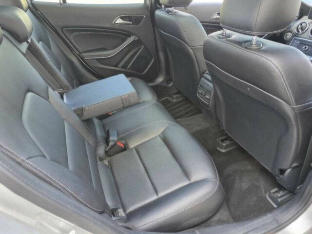 Сірий Мерседес ГЛА-Клас, об'ємом двигуна 2 л та пробігом 33 тис. км за 12250 $, фото 15 на Automoto.ua