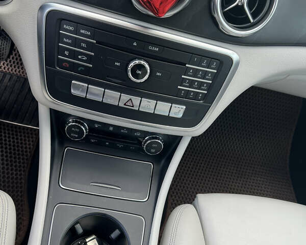 Серый Мерседес ГЛА-Класс, объемом двигателя 2 л и пробегом 23 тыс. км за 34000 $, фото 10 на Automoto.ua