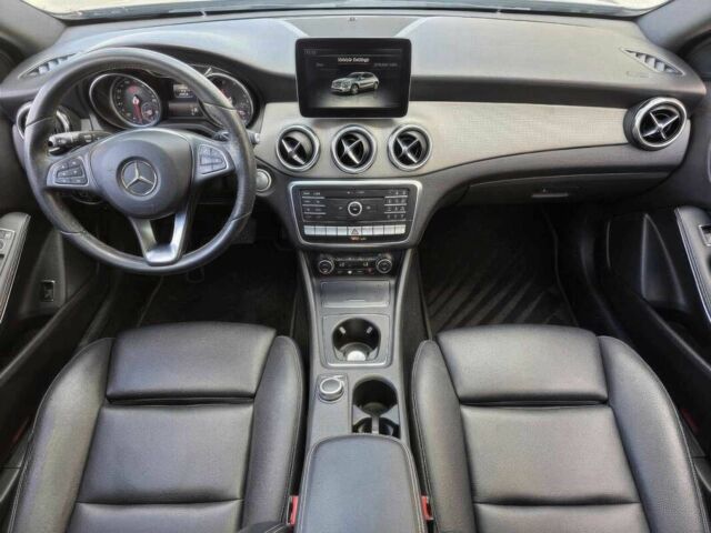 Сірий Мерседес ГЛА-Клас, об'ємом двигуна 2 л та пробігом 33 тис. км за 12250 $, фото 7 на Automoto.ua