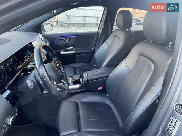 Серый Мерседес ГЛА-Класс, объемом двигателя 1.99 л и пробегом 105 тыс. км за 31900 $, фото 5 на Automoto.ua